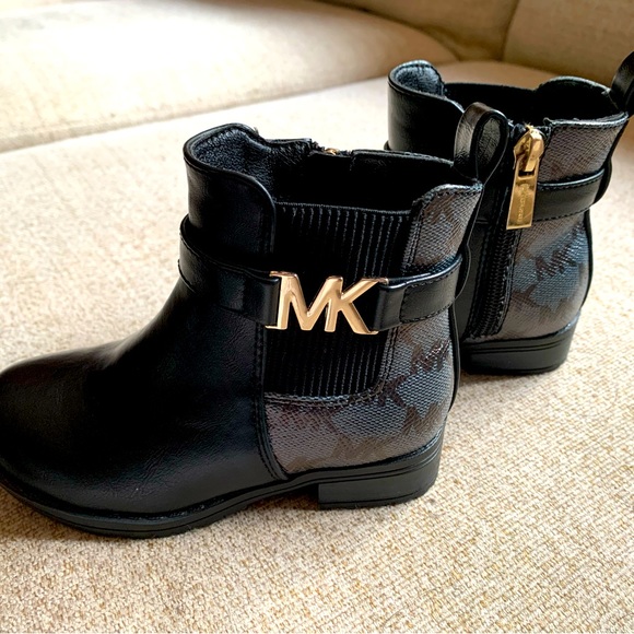 Michael Kors kids boots, size 8 - Picture 3 of 8